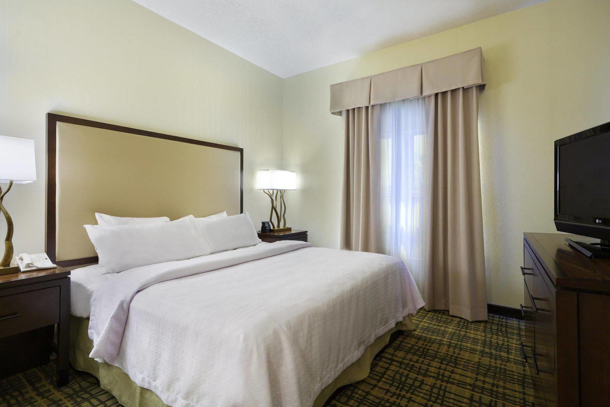 Fairfield Inn & Suites Raleigh Crabtree Valley Exterior photo