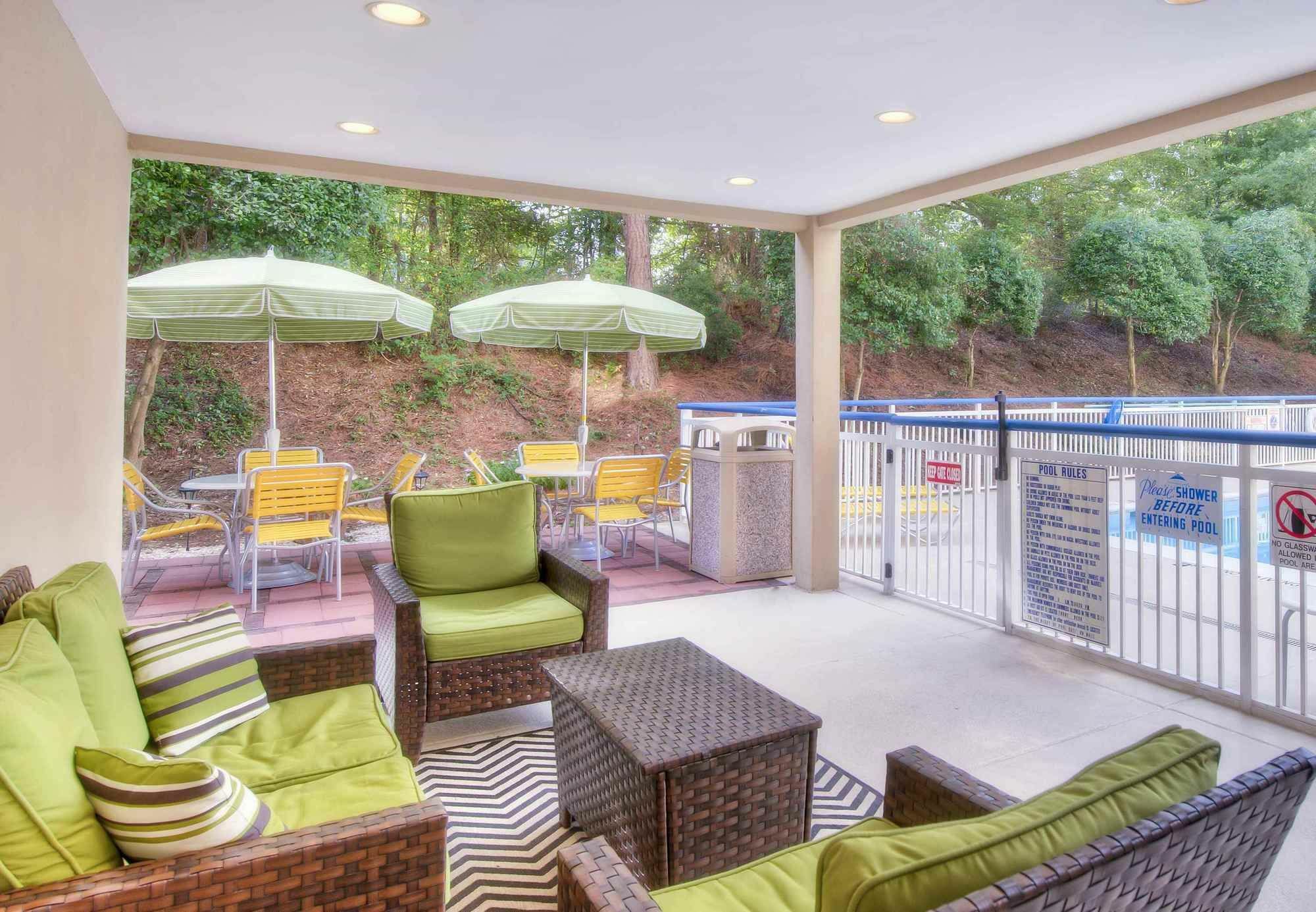 Fairfield Inn & Suites Raleigh Crabtree Valley Exterior photo